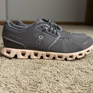 On Women’s Cloud 5